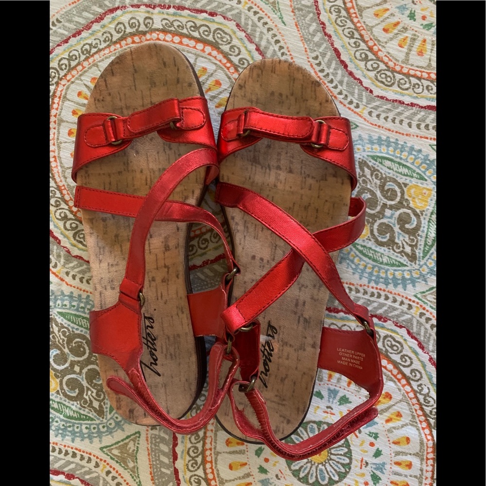 Red metallic Trotters 9M cork footbed sandals.